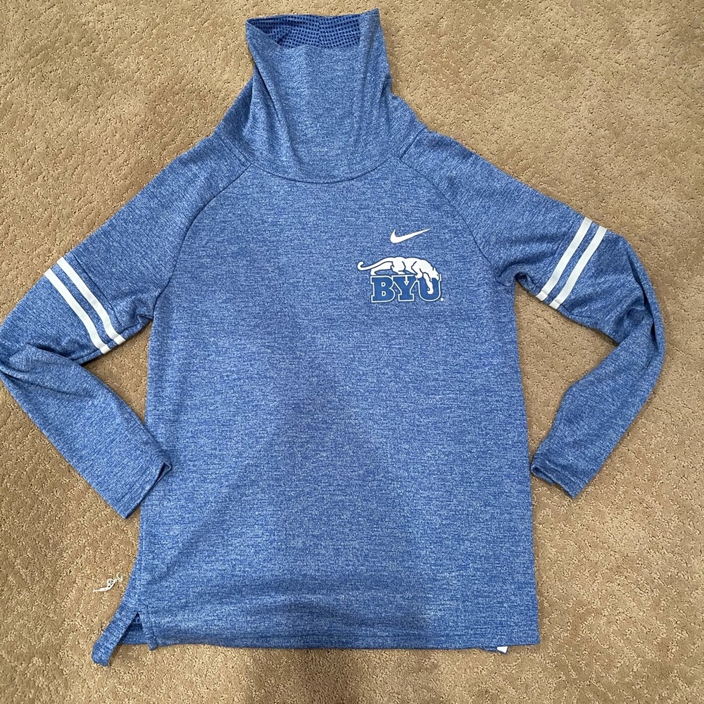 nike byu turtleneck. size S